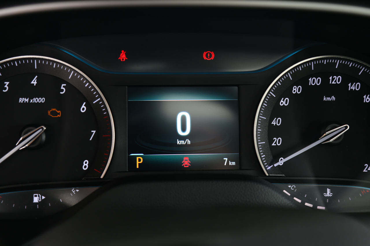 2016款英朗1.5L自动精英型15N 雪域白