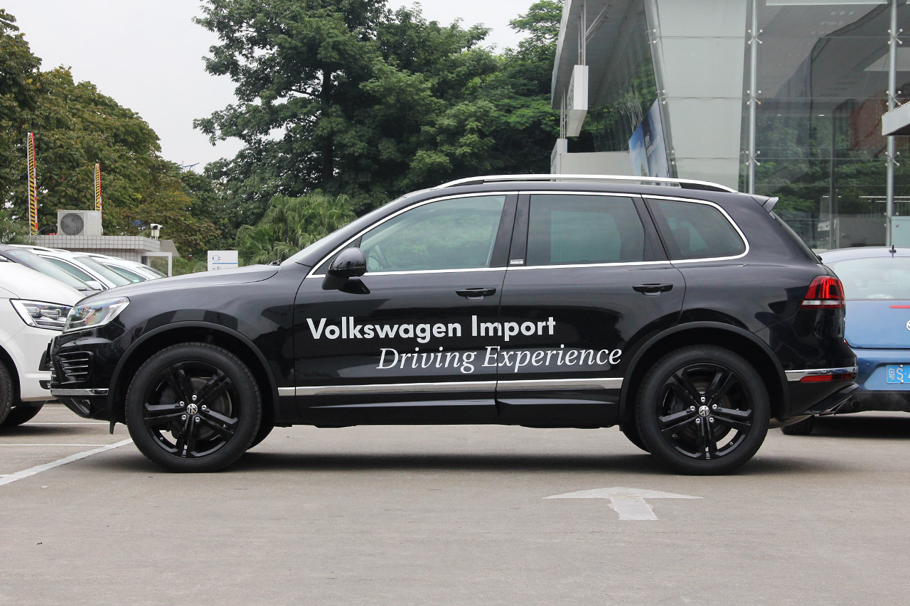 2017款途锐3.0T自动行政版 