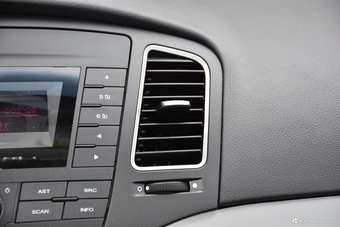 2015款荣威350 1.5L自动豪华天窗版