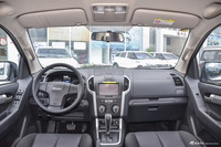 2015款五十铃D-MAX 2.5T自动两驱高通过精英款