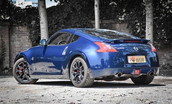 [实拍]极具侵略性 十足的战神之子 日产370Z