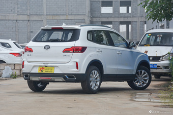 2018款奔腾X40网红版 1.6L手动舒适型