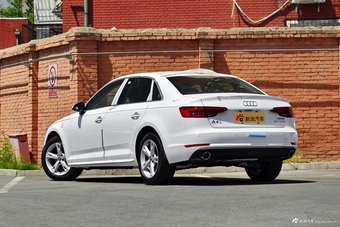 2017款奥迪A4L Plus 2.0T自动40TFSI时尚型