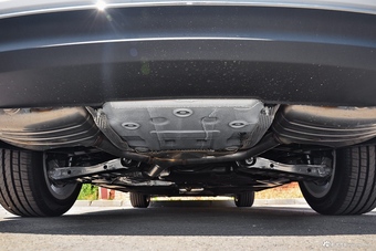 2017款奥迪A4L Plus 2.0T自动40TFSI时尚型