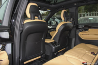2016款沃尔沃XC90升级版 E驱混动 2.0T自动 T8智尊版