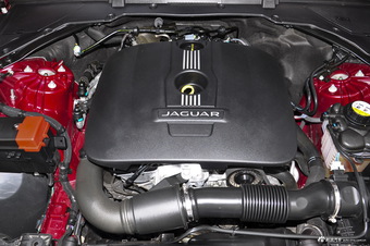 2017款捷豹XE R-SPORT 2.0T自动i4 Ti (200PS