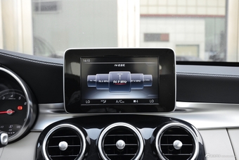 2017款改款奔驰C级C180L 1.6T自动时尚型运动版