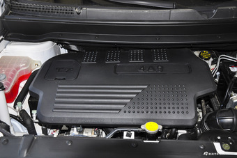 2016款风行S500 1.6L手动尊享型 珍珠白