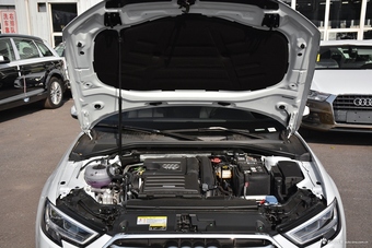 2018款奥迪A3 30周年型1.4T自动Limousine 35 TFSI风尚型