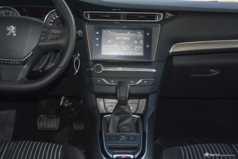 2015款东风标致408 1.2T自动豪华版