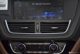 2016款众泰T600 1.5T手动尊贵型运动版