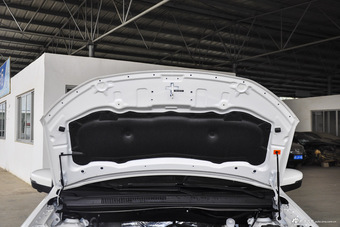 2016款哈弗H1 1.5L手动舒适型蓝标改款 钛白