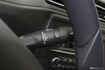 2018款标致308 1.6L手动时尚版