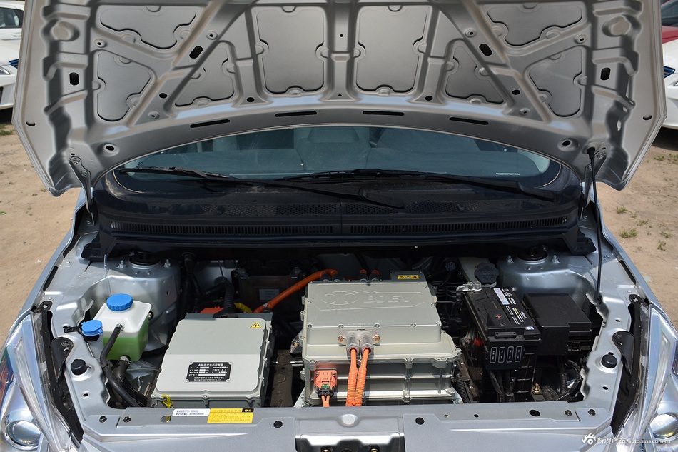 2016款北汽新能源EV160 电动轻秀版