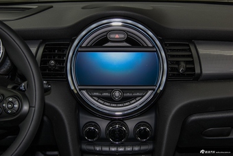 2016款MINI 1.5T自动 COOPER先锋派 五门版