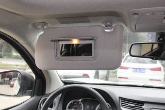 2018款途达 2.5L自动四驱旗舰版