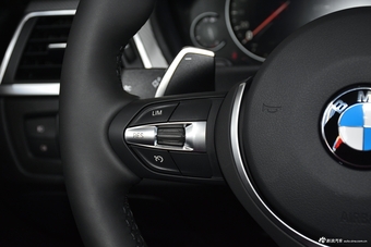 2019款宝马3系2.0T自动运动曜夜版320i M