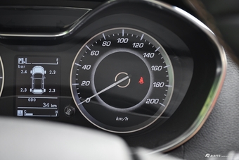 2017款宝骏560律动版1.5T手动乐享型