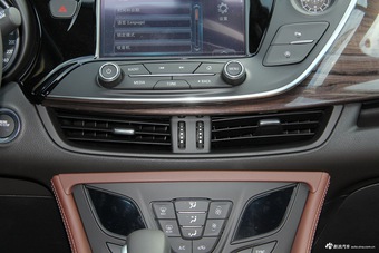 2017款昂科威2.0T自动四驱精英型28T