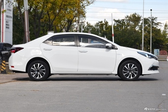 2017款卡罗拉改款双擎1.8L自动E-CVT领先版