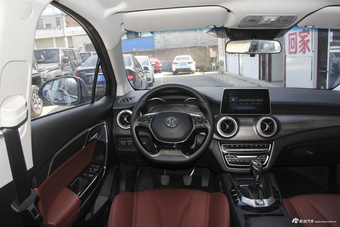 2018款北汽绅宝D50 1.5L手动尊贵智驾版