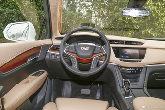 2016款XT5 2.0T自动28T四驱铂金版