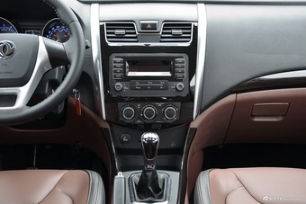 2016款东风风行SX6 1.6L 手动豪华型