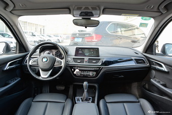 2018款宝马1系118i自动时尚型图片