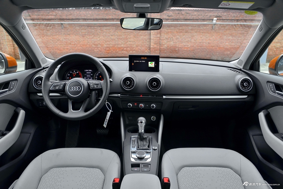 2018款奥迪A3 30周年型1.4T自动Sportback 35 TFSI进取型