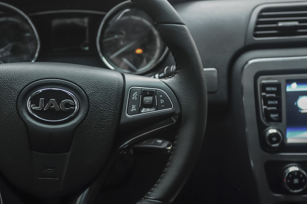 2015款帅铃T6 2.8T手动柴油旗舰型HFC4DA1-2C