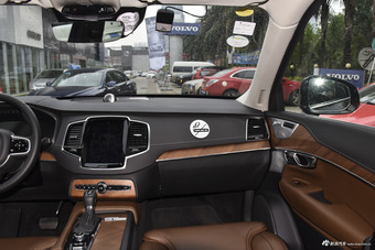 2018款沃尔沃XC90升级版 2.0T自动 T6智尊版