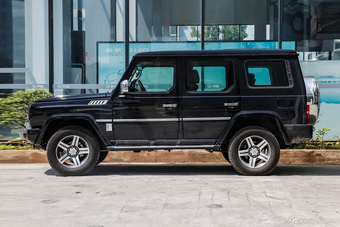 2016年北京BJ80 2.3T自动尊贵版