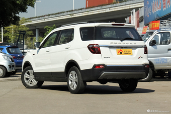 2016款长安CX70 1.6L手动运动型