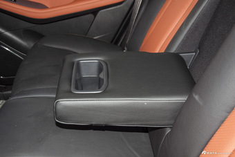 2015款 宝骏560 1.8L手动精英型