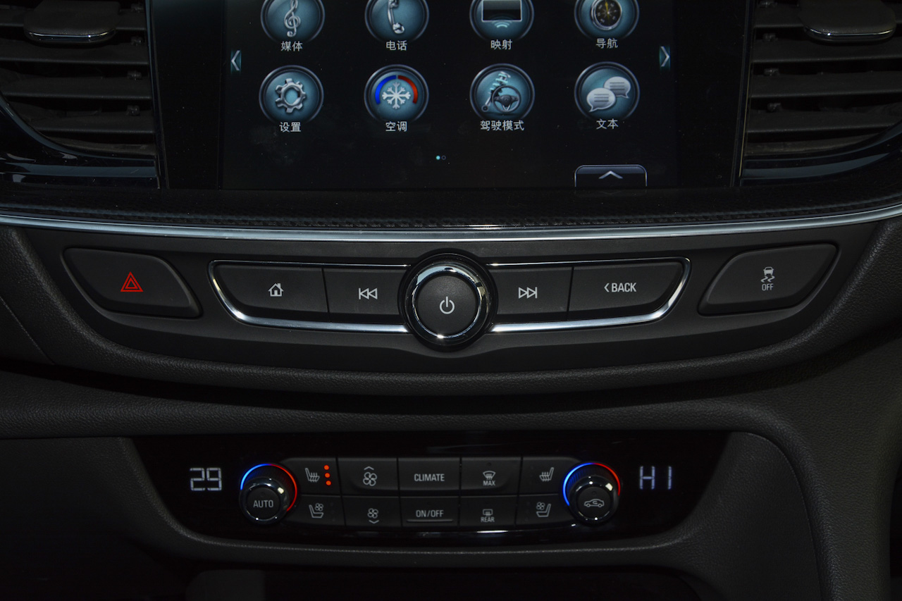 2017款君威GS 2.0T自动尊贵型28T