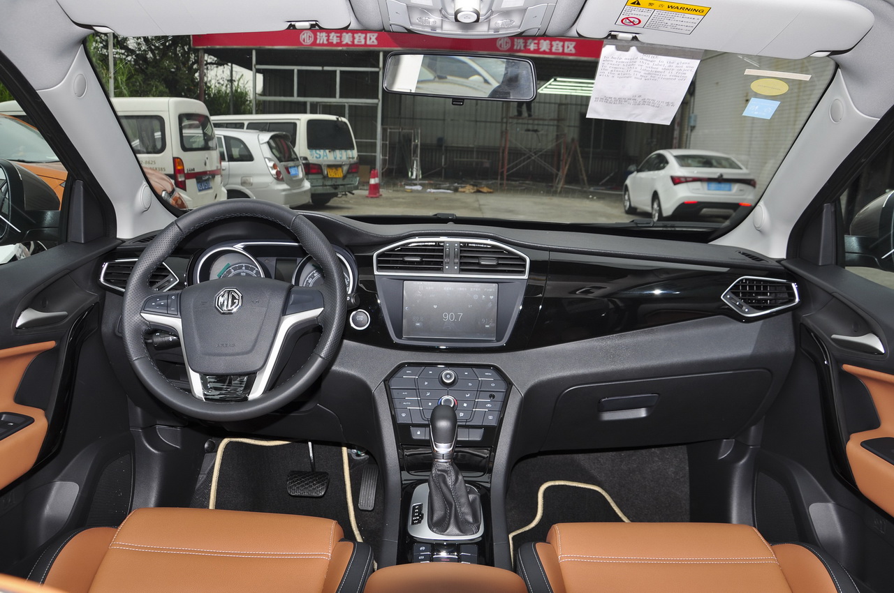 2016款锐腾 2.0T自动豪华版