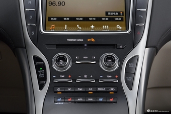 2018款林肯MKC 2.0T自动四驱尊雅版