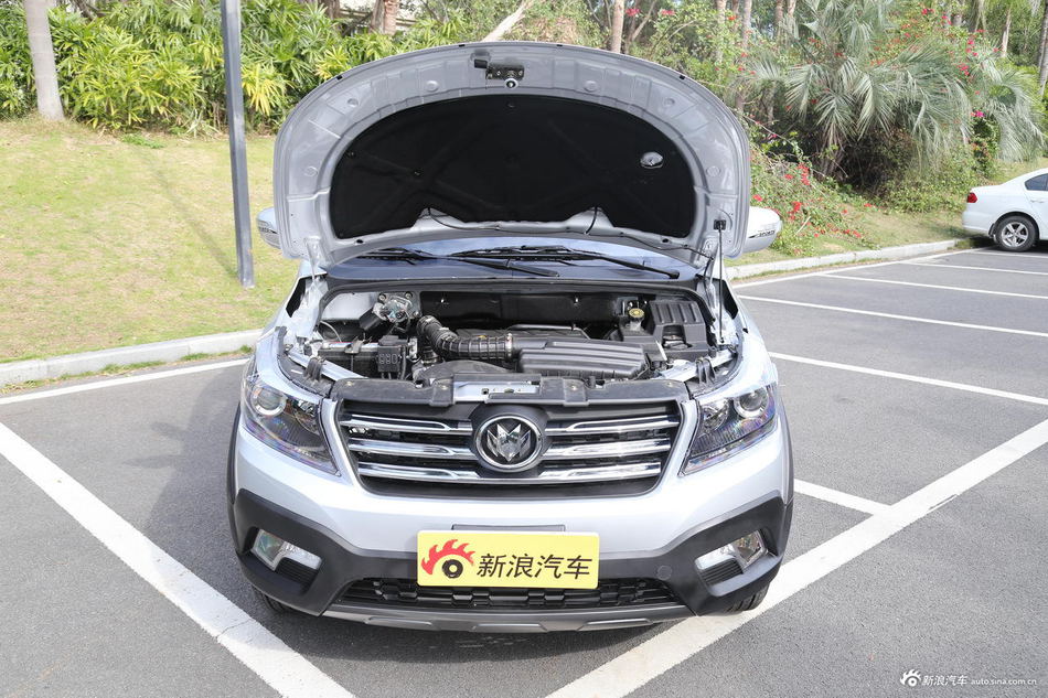 2017款启腾V60 1.5L手动舒适型