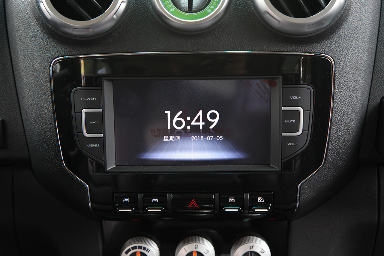 2018款北京BJ40L 2.0T手动柴油四驱尊贵版