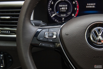 2017款途昂2.5T自动四驱至尊旗舰版530 V6