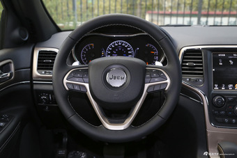 2017款大切诺基3.6L自动精英导航版