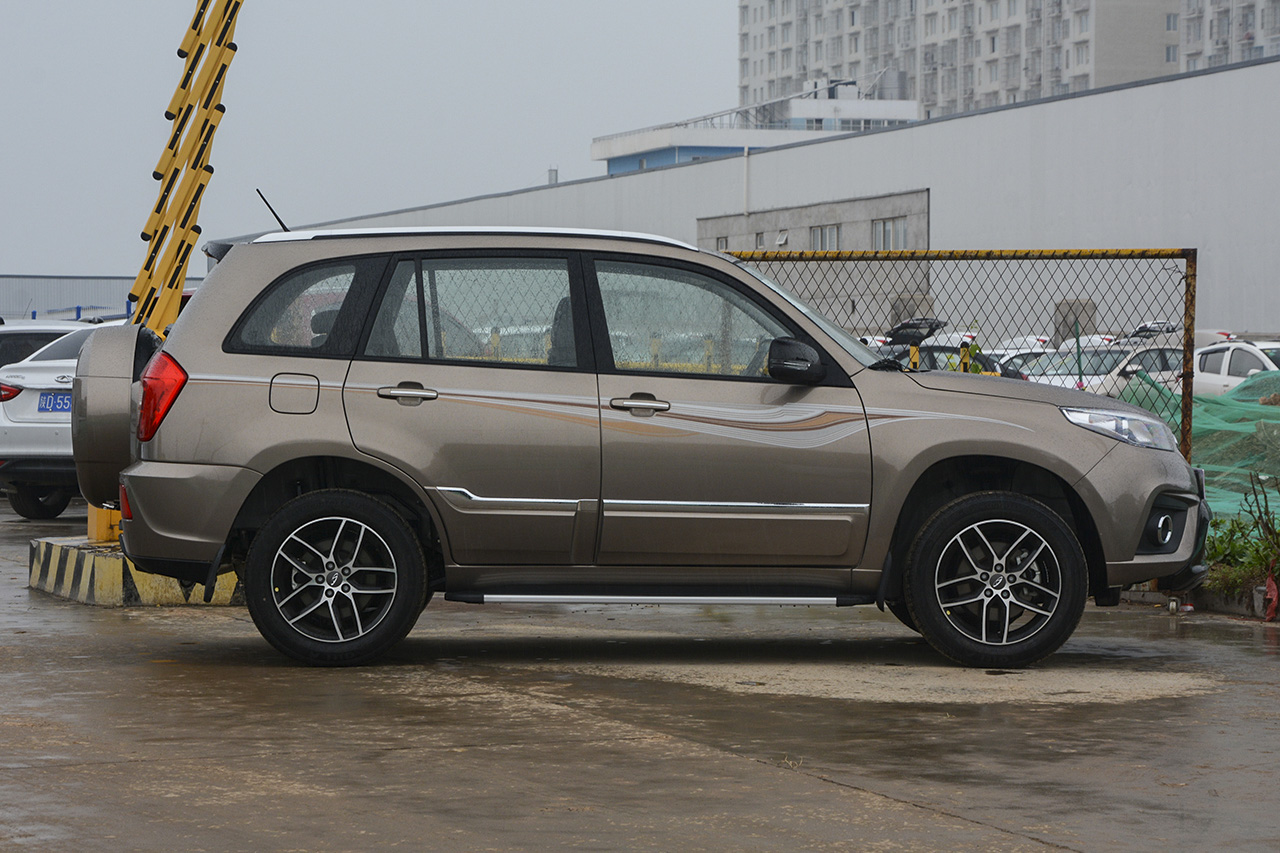 2018款瑞虎3 1.6L手动百万全球版