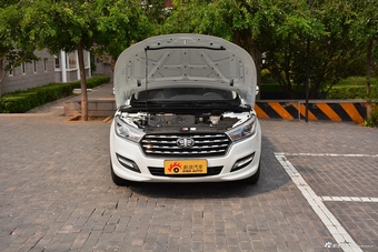 2019款奔腾B50 1.6L手动精英型