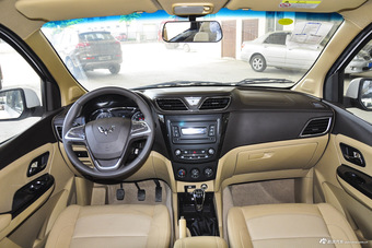 2015款五菱宏光S1 1.5L手动舒适型 白