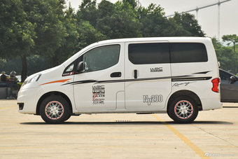 2016款NV200 1.6L自动豪华型