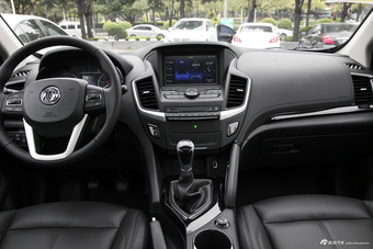 2018款东风风神AX7 1.4T手动豪华型