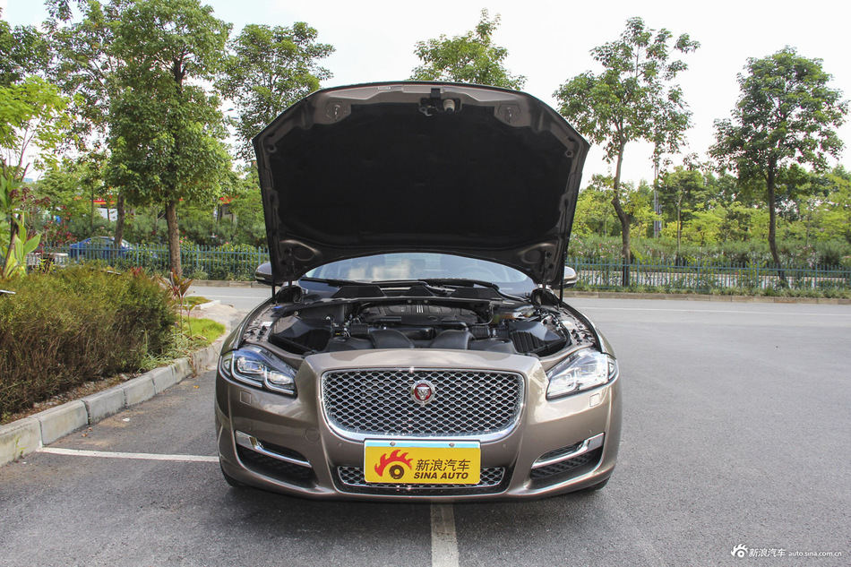 2015款捷豹XJL 3.0L自动SC两驱尊享商务版