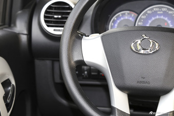 2016款吉利熊猫1.0L AMT酷趣版