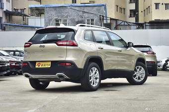 2016款自由光2.4L自动专业版+智能包 流沙金