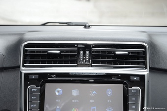 2017款哈弗H6运动版1.5T自动两驱豪华型蓝标 简约白